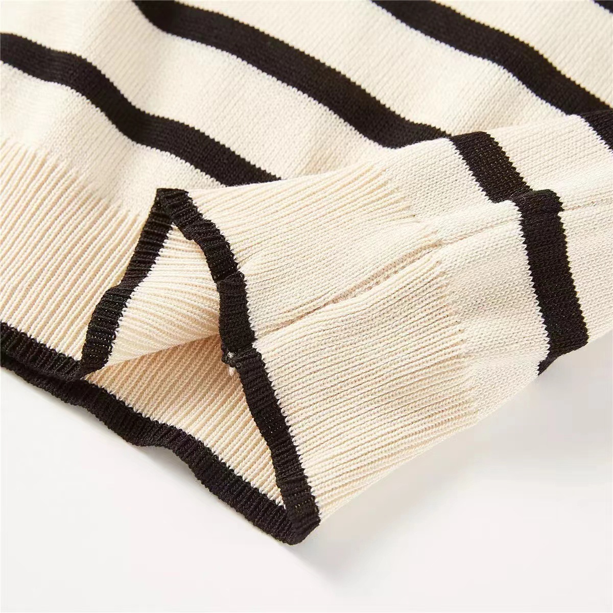 OEM 공장 사용자 정의 여름 디자이너 스트라이프 숙녀 니트 니트 셔츠 탑 스웨터 카디건 여성을위한