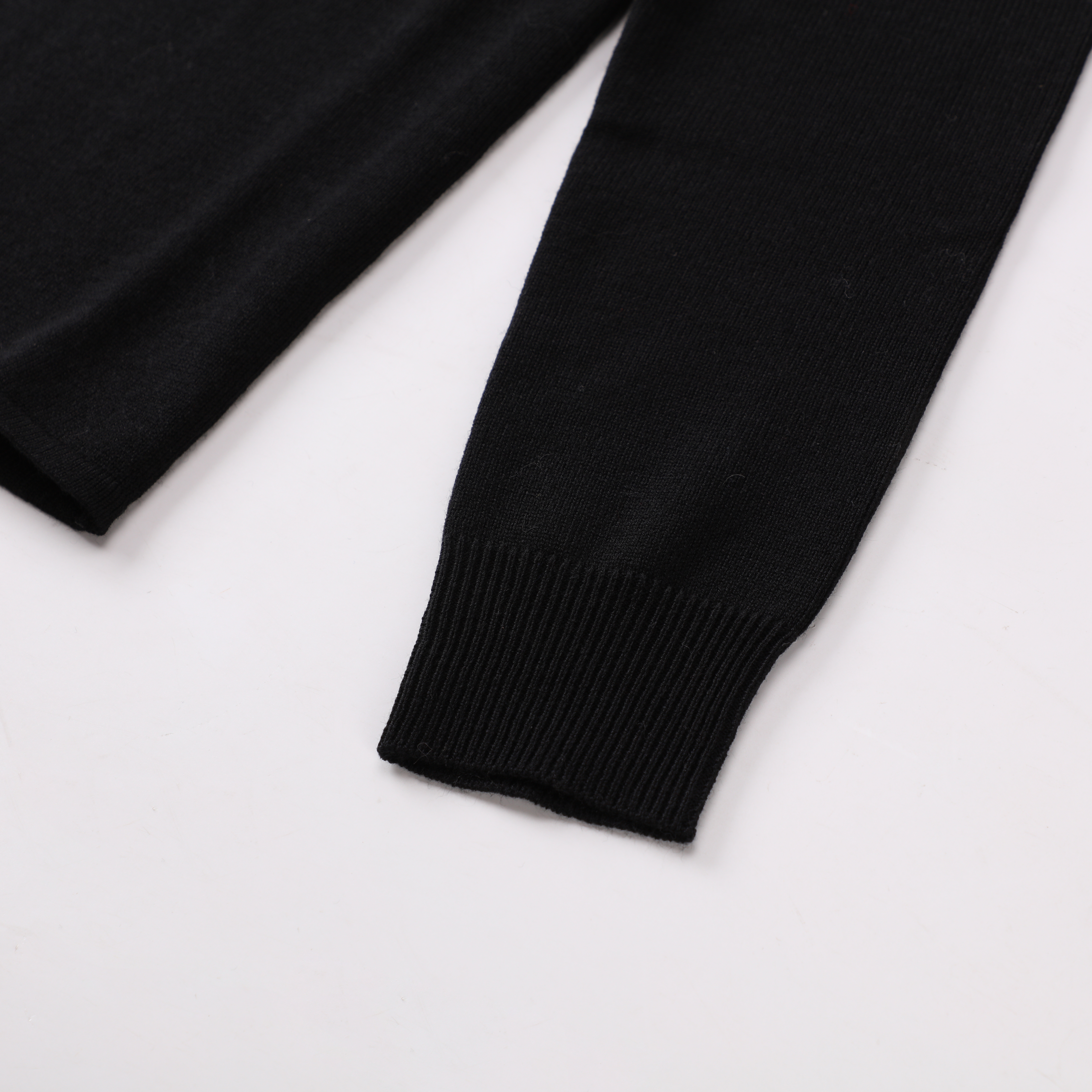 가을 겨울 OEM 사용자 정의 블랙 긴 소매 v-넥 느슨한 여성 숙녀 풀오버 니트 스웨터