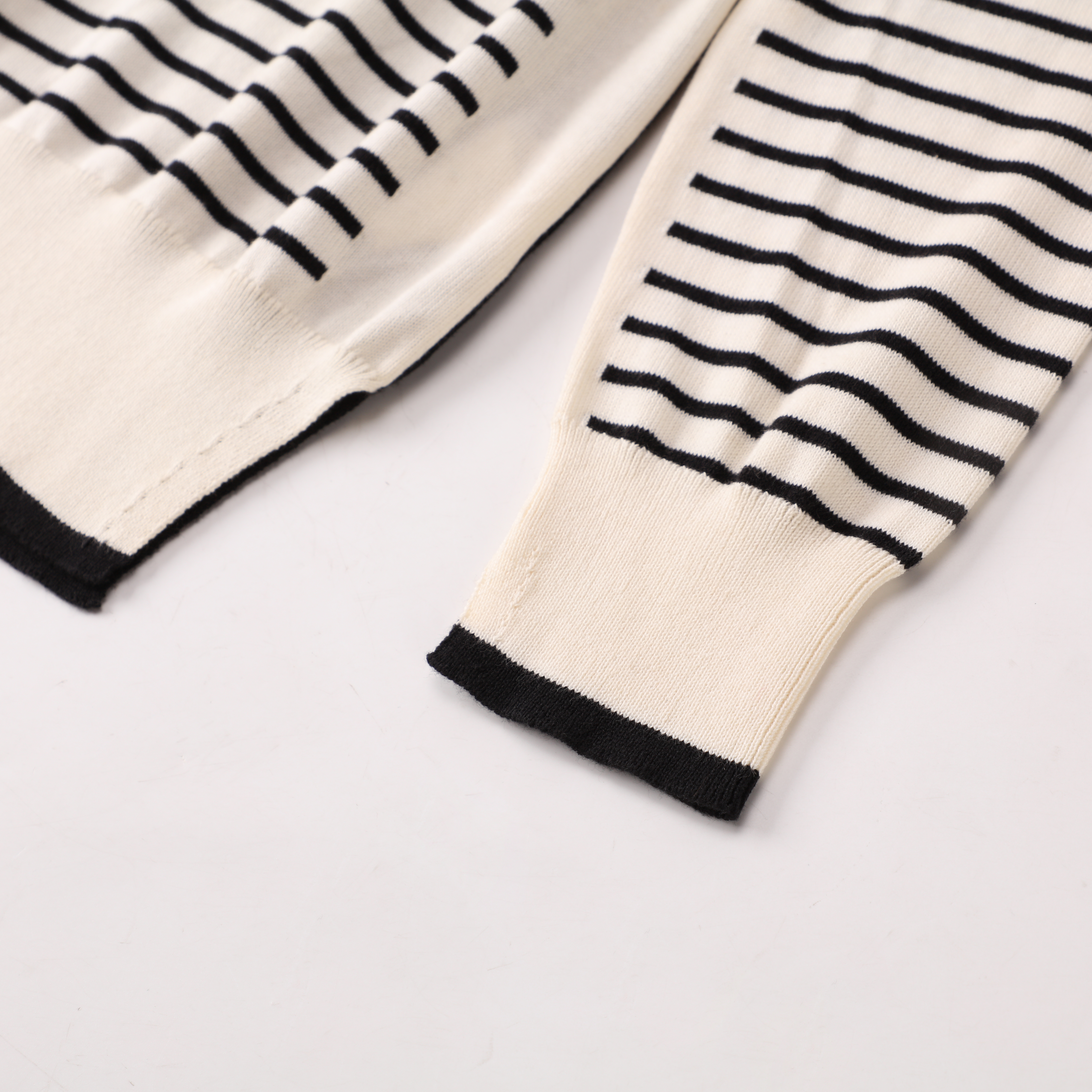 가을 겨울 OEM 사용자 정의 패션 줄무늬 긴 소매 여성 숙녀 풀오버 니트 스웨터