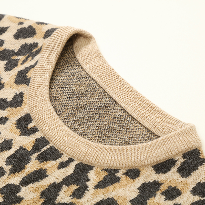 OEM 주문 공장 편물 여자 숙녀에 의하여 뜨개질을 하는 표범 인쇄 자카드 직물 풀오버 스웨터 