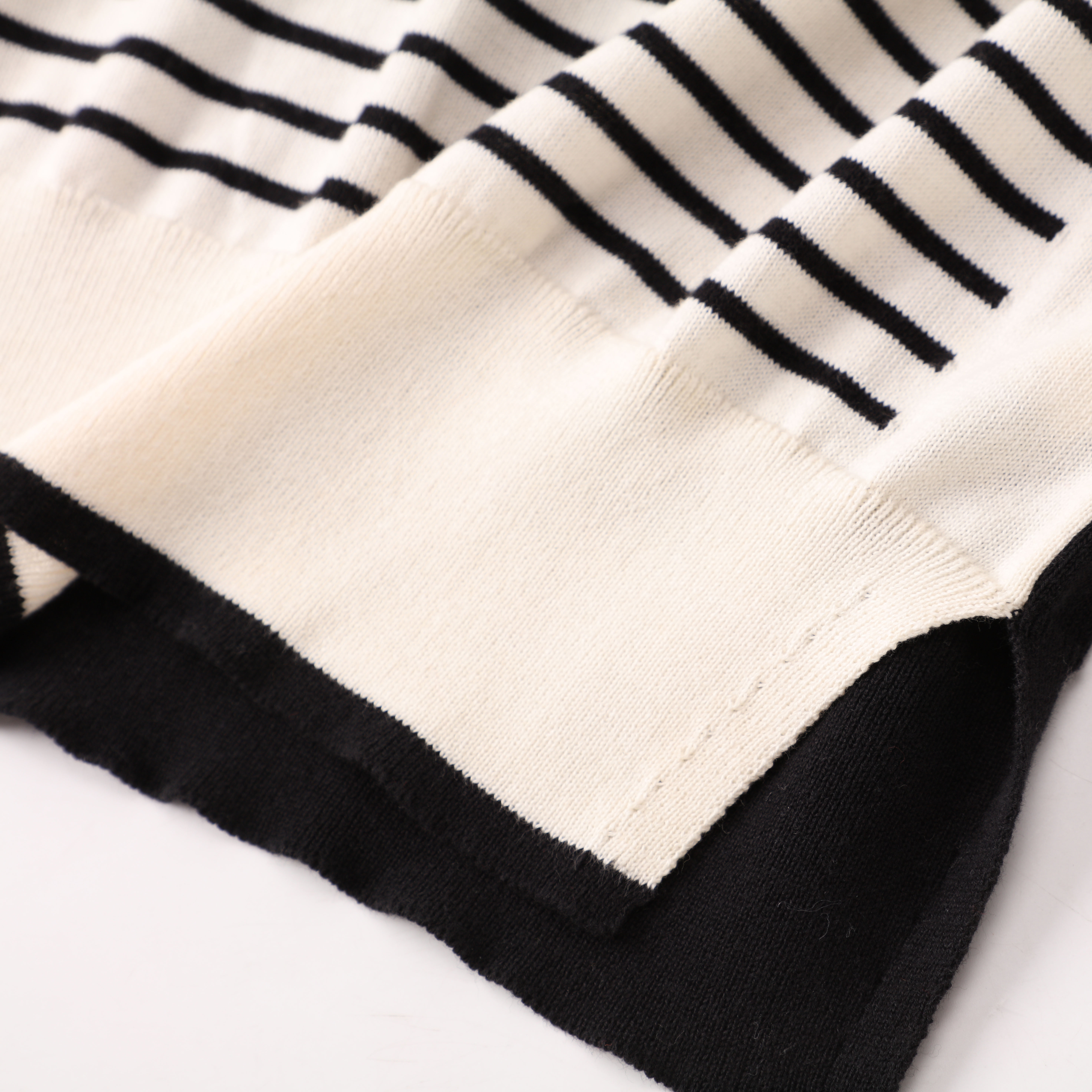 가을 겨울 OEM 사용자 정의 패션 줄무늬 긴 소매 여성 숙녀 풀오버 니트 스웨터