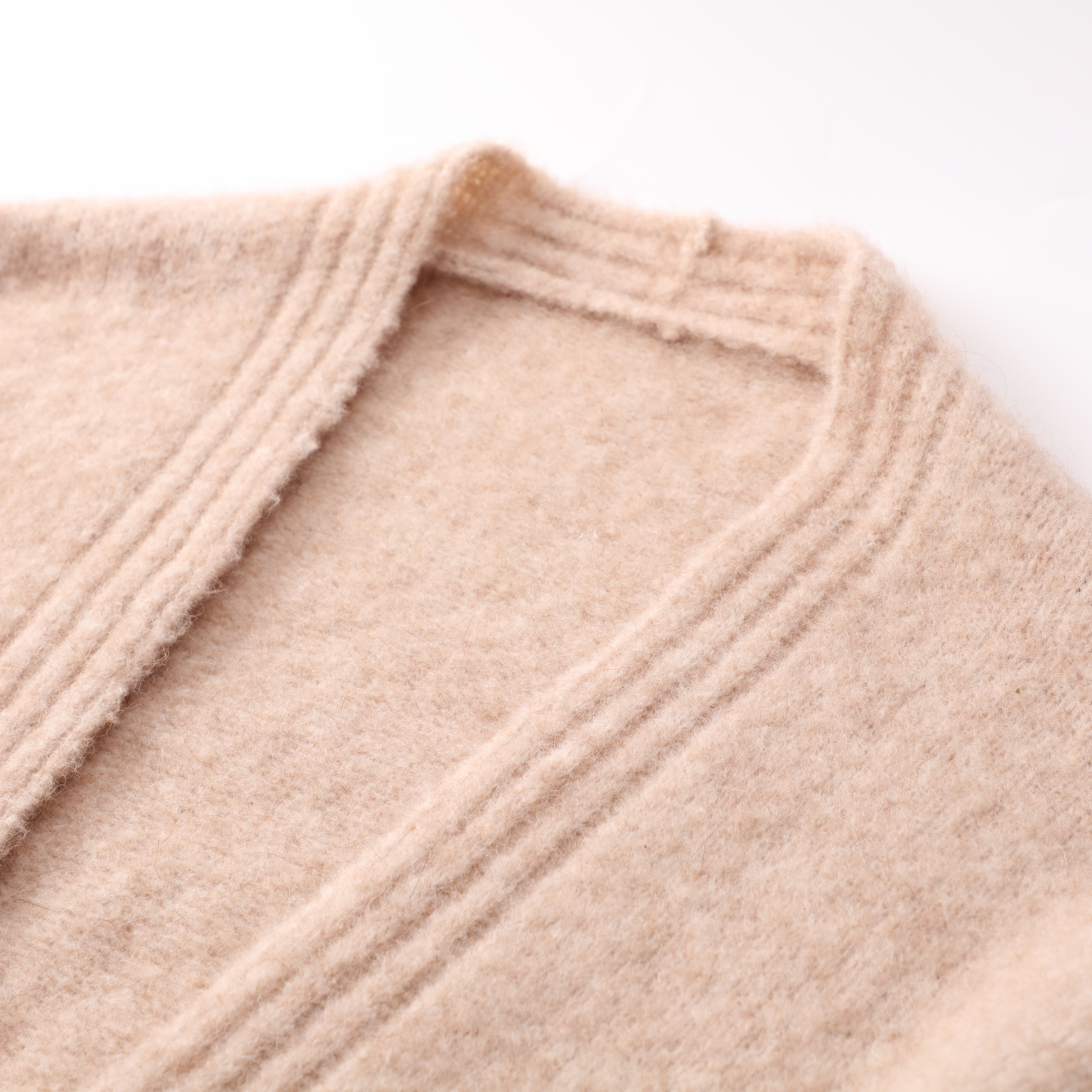 OEM 맞춤형 베이지 긴 소매 모직 여성 크로셰 뜨개질 탑 니트 스웨터 카디건(포켓 포함)