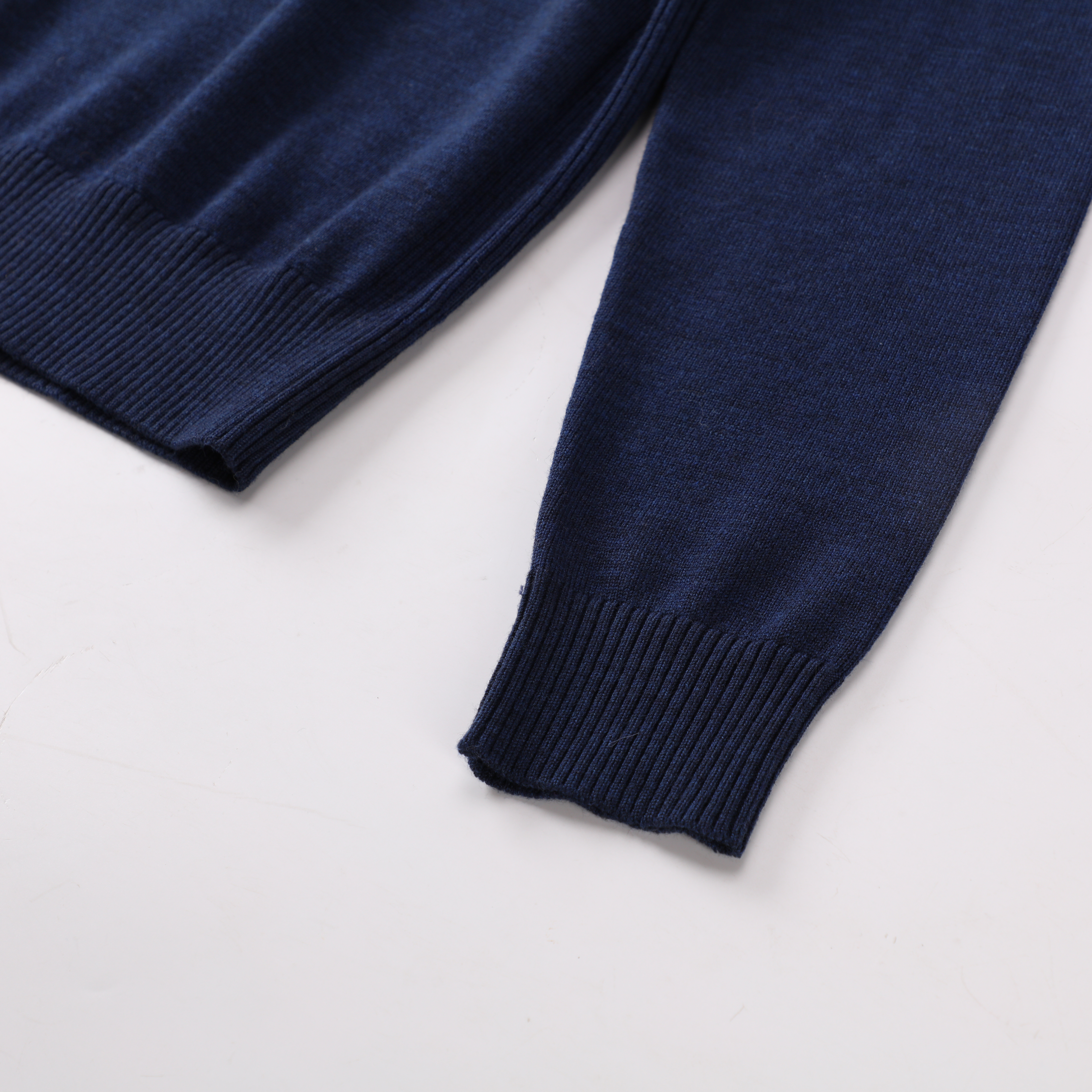 가을 겨울 OEM 지퍼가 달린 맞춤 해군 긴 소매 여성 숙녀 풀오버 니트 스웨터