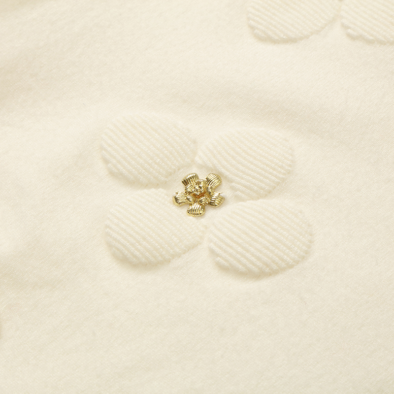 자카드 스웨터와 프린트 스웨터의 차이점은 무엇입니까?