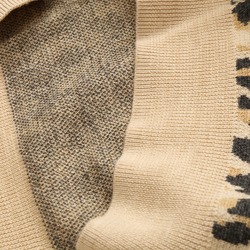 OEM 주문 공장 편물 여자 숙녀에 의하여 뜨개질을 하는 표범 인쇄 자카드 직물 풀오버 스웨터 