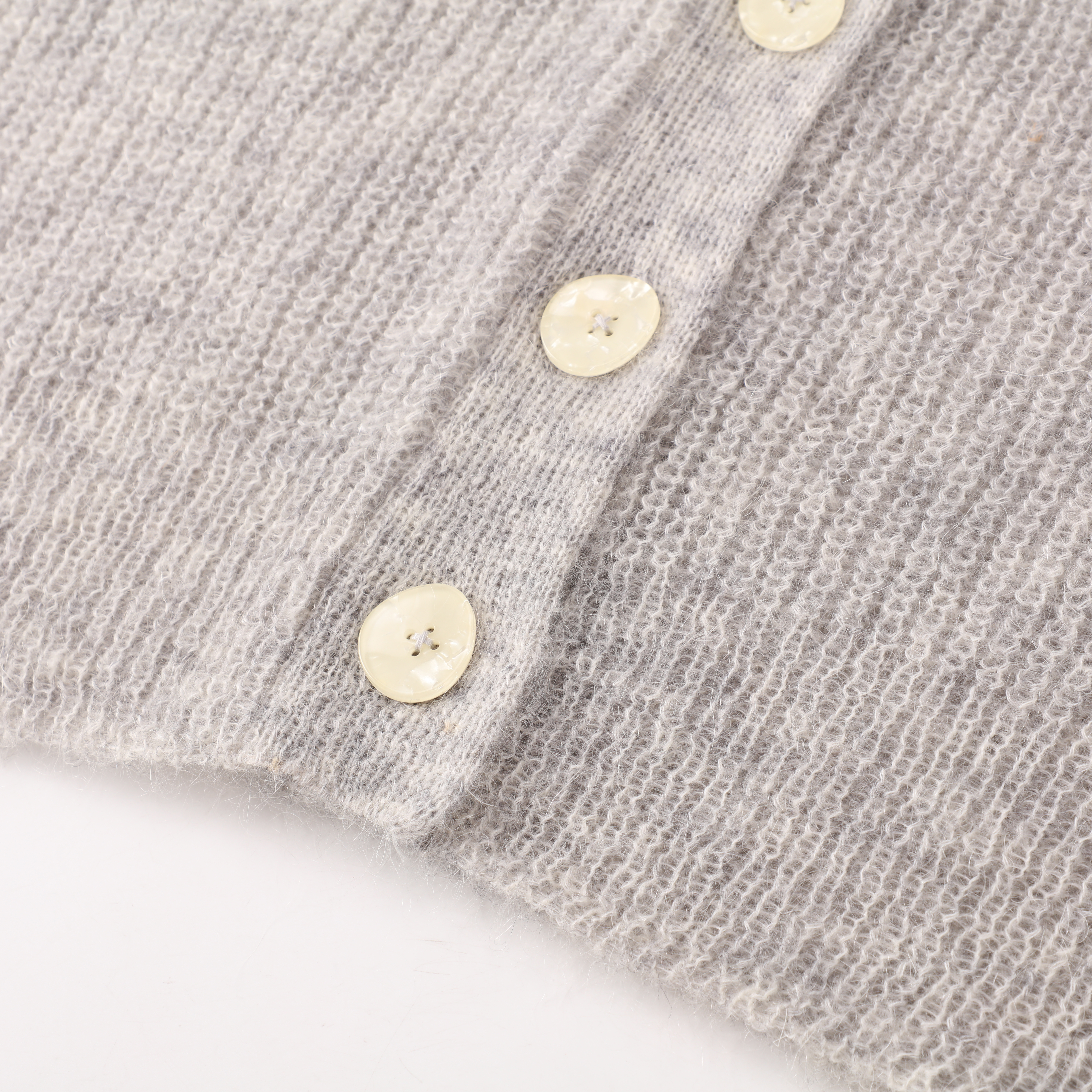 겨울 OEM 주문 회색 긴 소매 V-목 여성 부드러운 모직 니트 탑 스웨터 카디건(숙녀용)