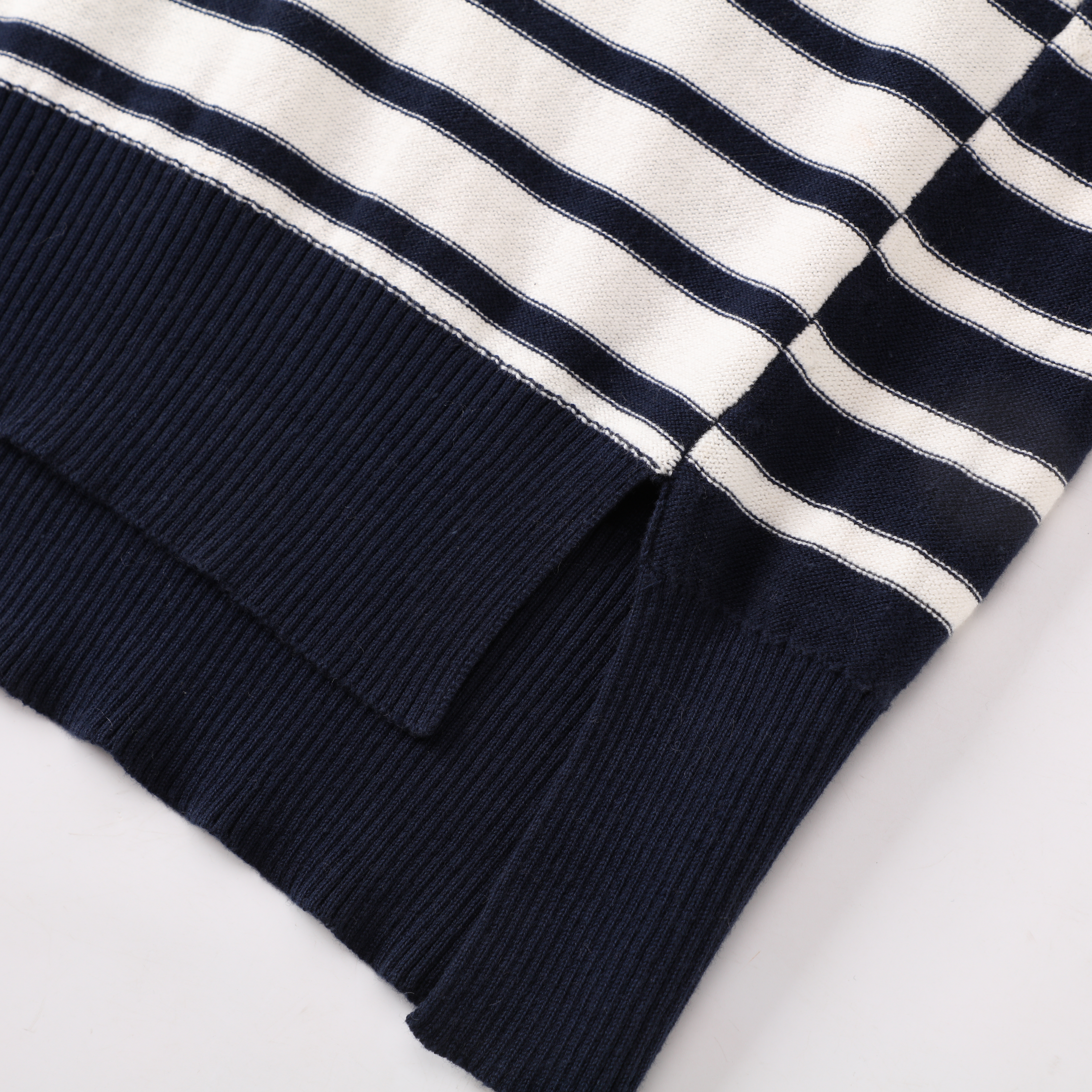 겨울 OEM 사용자 정의 스트라이프 긴 소매 v-넥 느슨한 여성 숙녀 풀오버 니트 스웨터